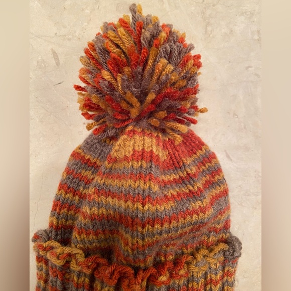 🆕 Hand-Knit Beanie with Puff Ball - Orange, Yellow, Gray-Purple - Picture 5 of 7